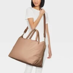 Athleisure Soft Puff Weekender Bag - A New Dayā¢